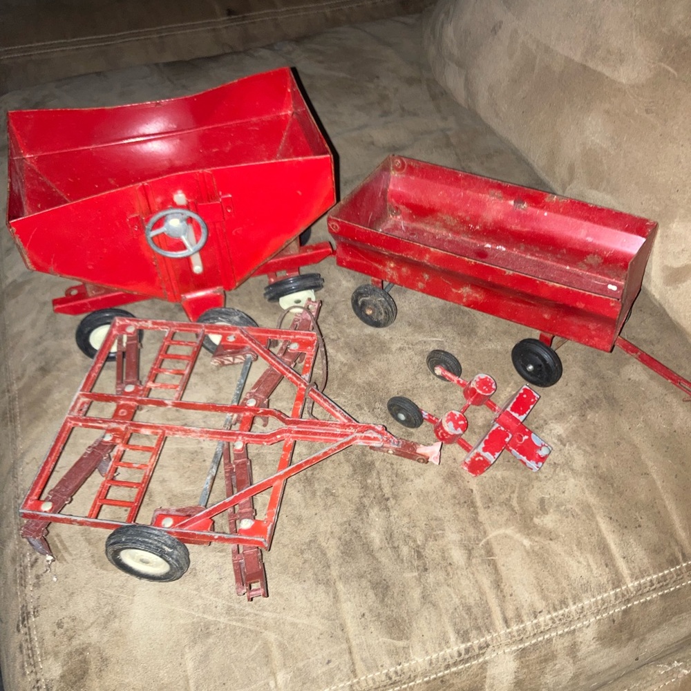 Vintage international harvester with accessories